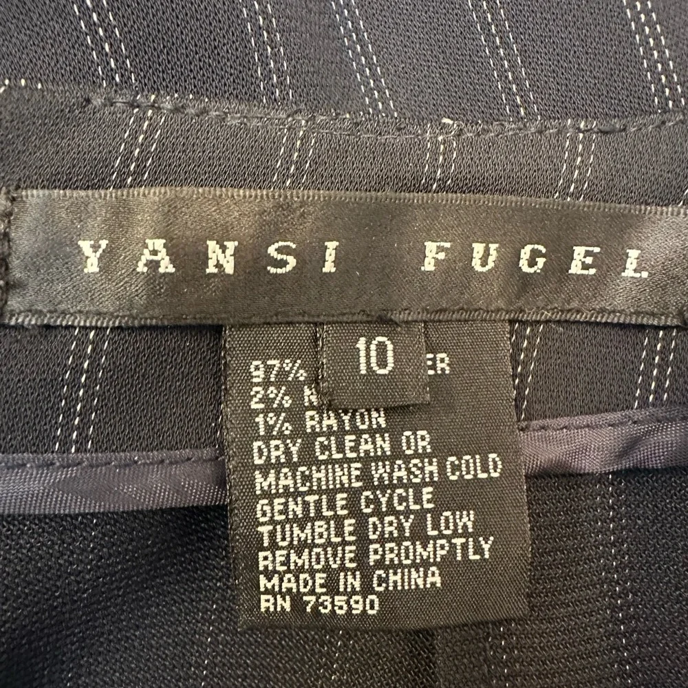 Yansi Fugel Classic Elegant Black Pinstripe Trumpet Ruffle Hem Skirt Size 10